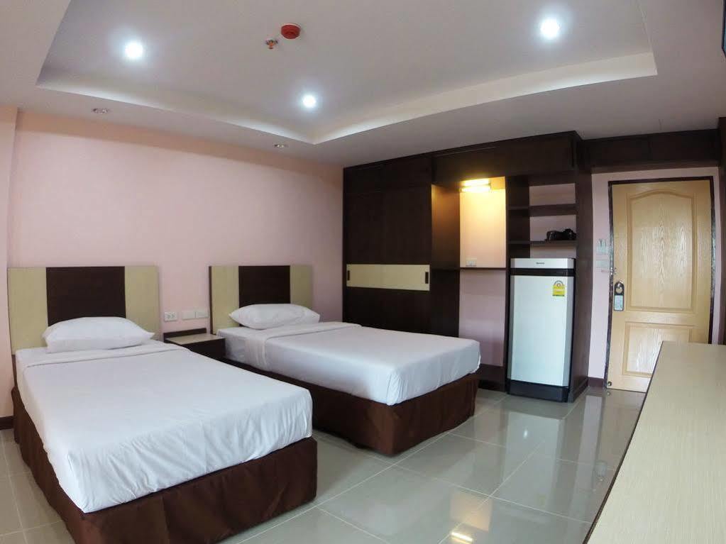Oyo 523 Aa Pattaya Ville Экстерьер фото