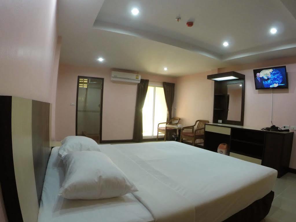 Oyo 523 Aa Pattaya Ville Экстерьер фото