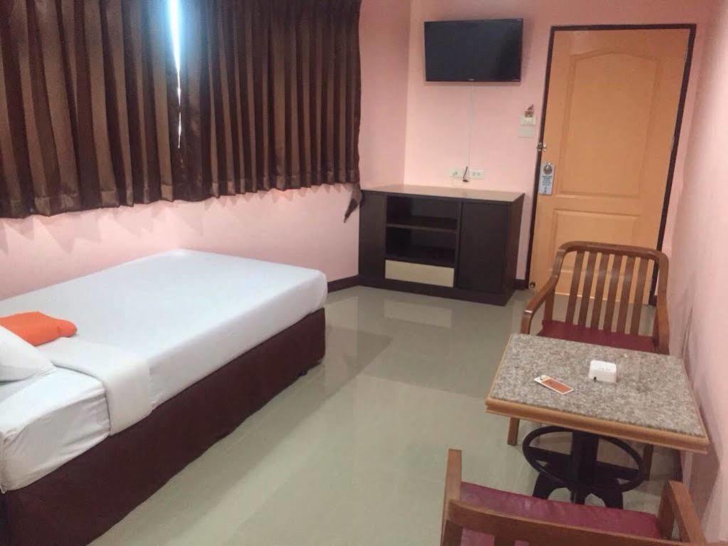 Oyo 523 Aa Pattaya Ville Экстерьер фото