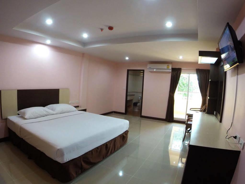 Oyo 523 Aa Pattaya Ville Экстерьер фото