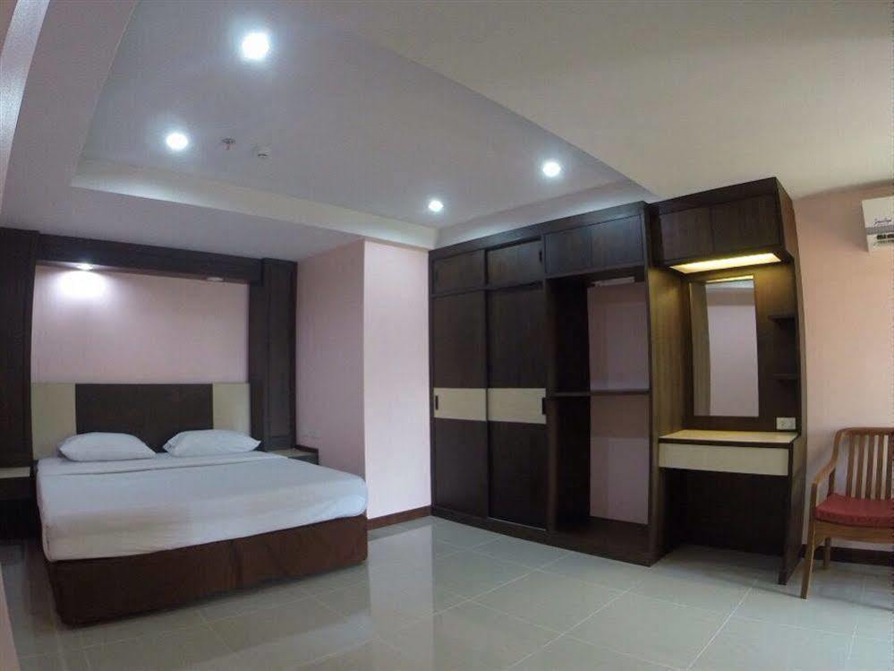 Oyo 523 Aa Pattaya Ville Экстерьер фото