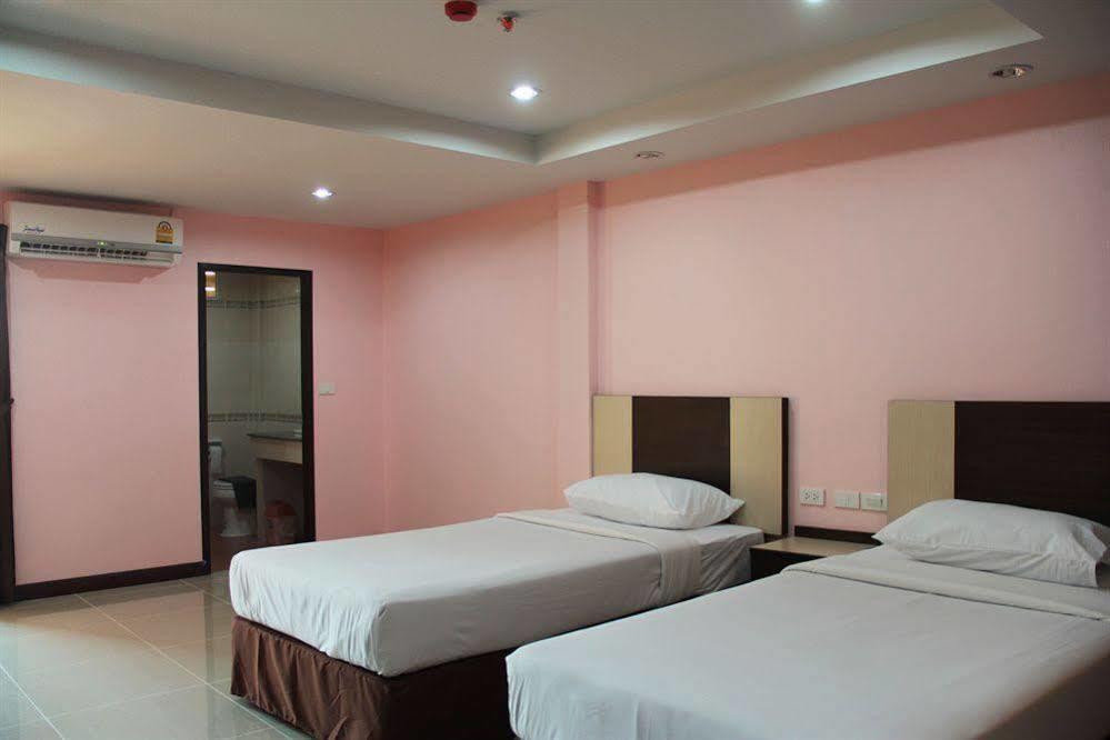 Oyo 523 Aa Pattaya Ville Экстерьер фото